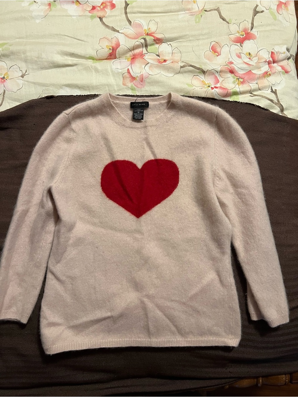 Only Mine Pink Red Heart 100% Cashmere Crewneck Sweater Size Medium Girls